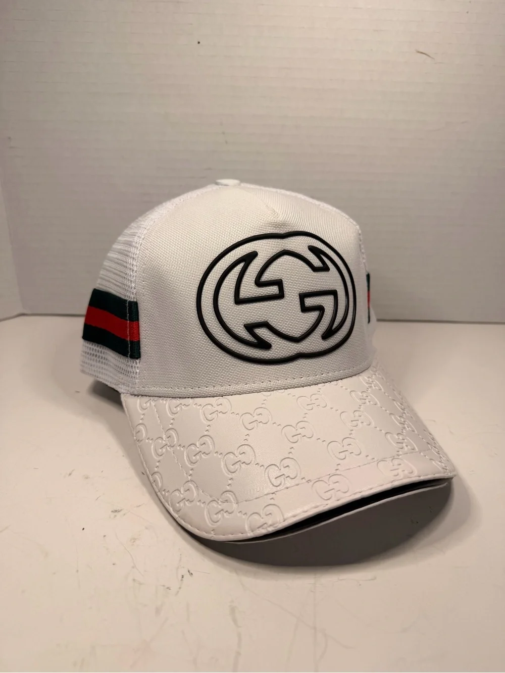 Gucci Interlocking G Mesh Back Baseball Cap in White